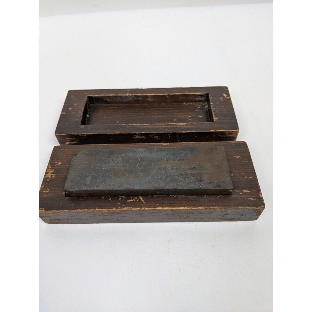 Vintage Norton Bear Fine Crystolon Oilstone Knife Sharpener Wood Block